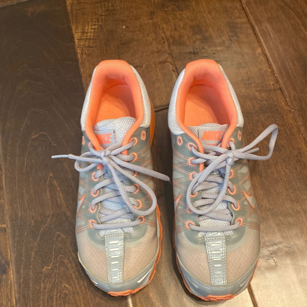Nike air max tennis shoes